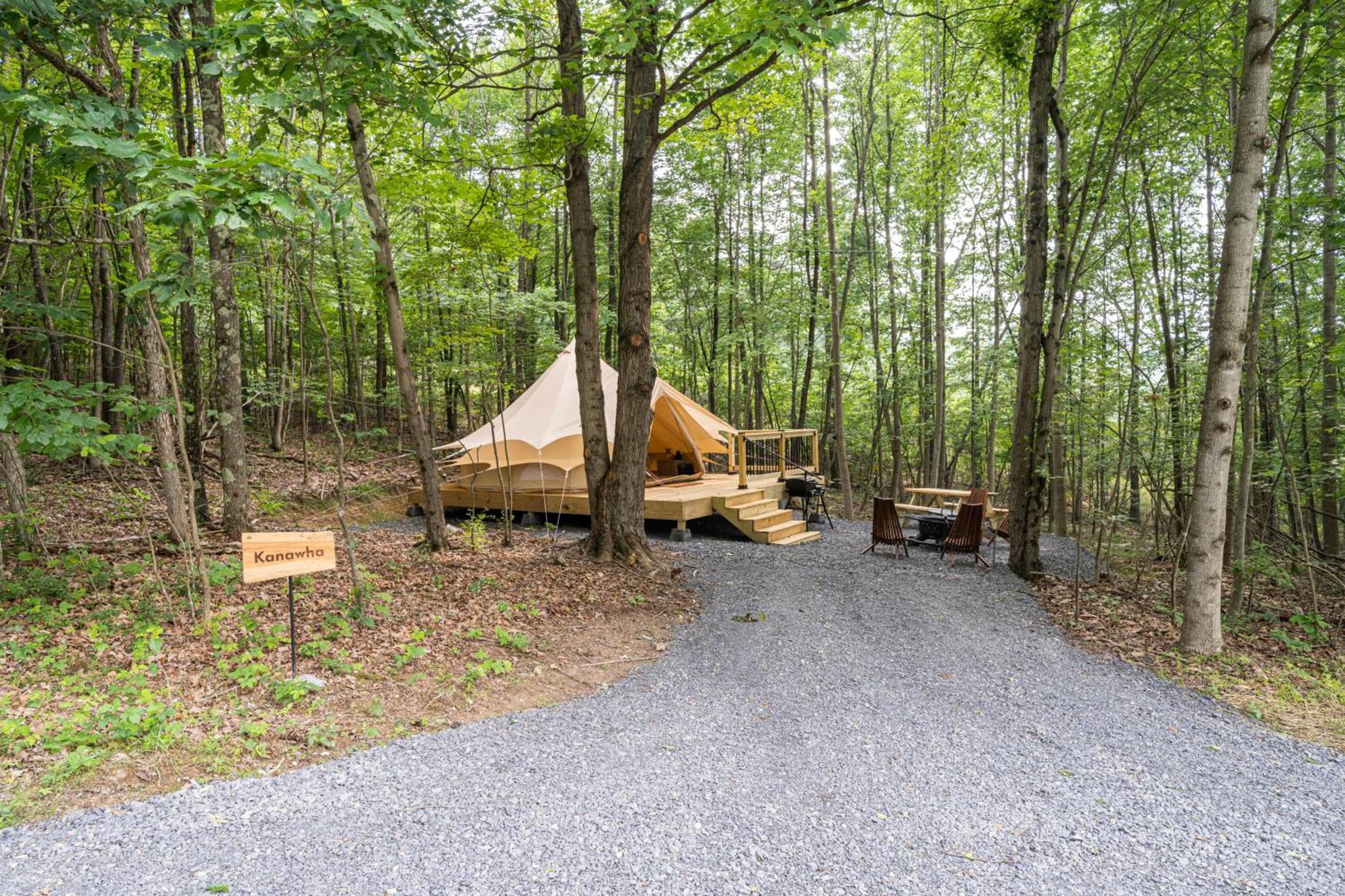 Отель Firefly Ridge Luxury Retreat Great Cacapon Экстерьер фото