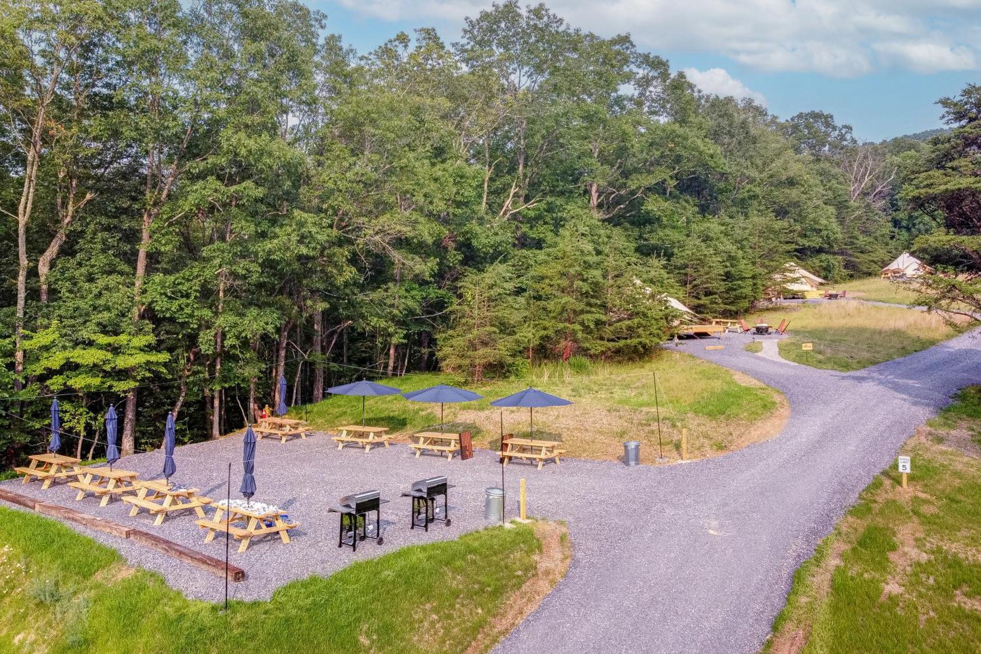 Отель Firefly Ridge Luxury Retreat Great Cacapon Экстерьер фото