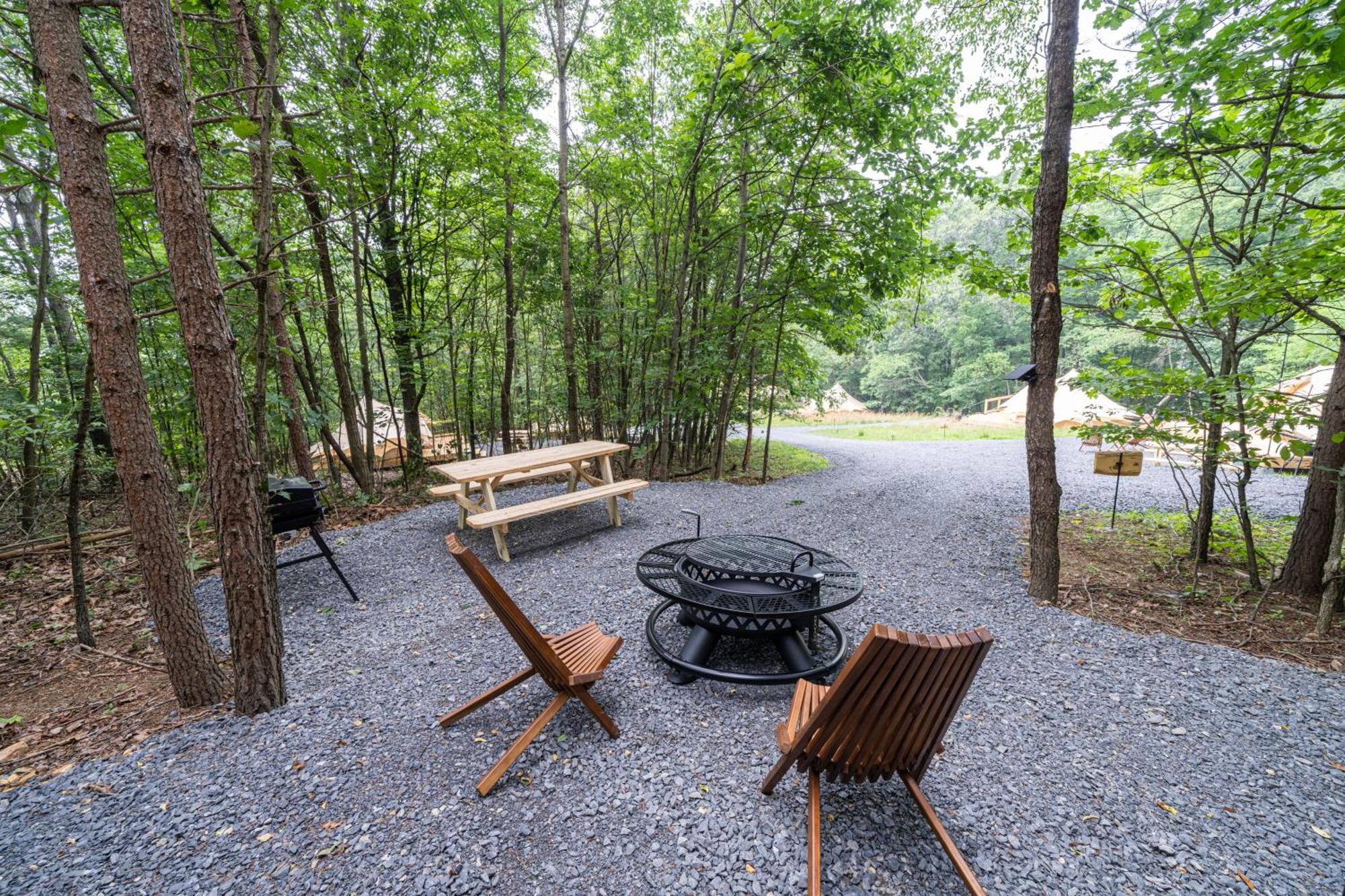 Отель Firefly Ridge Luxury Retreat Great Cacapon Экстерьер фото