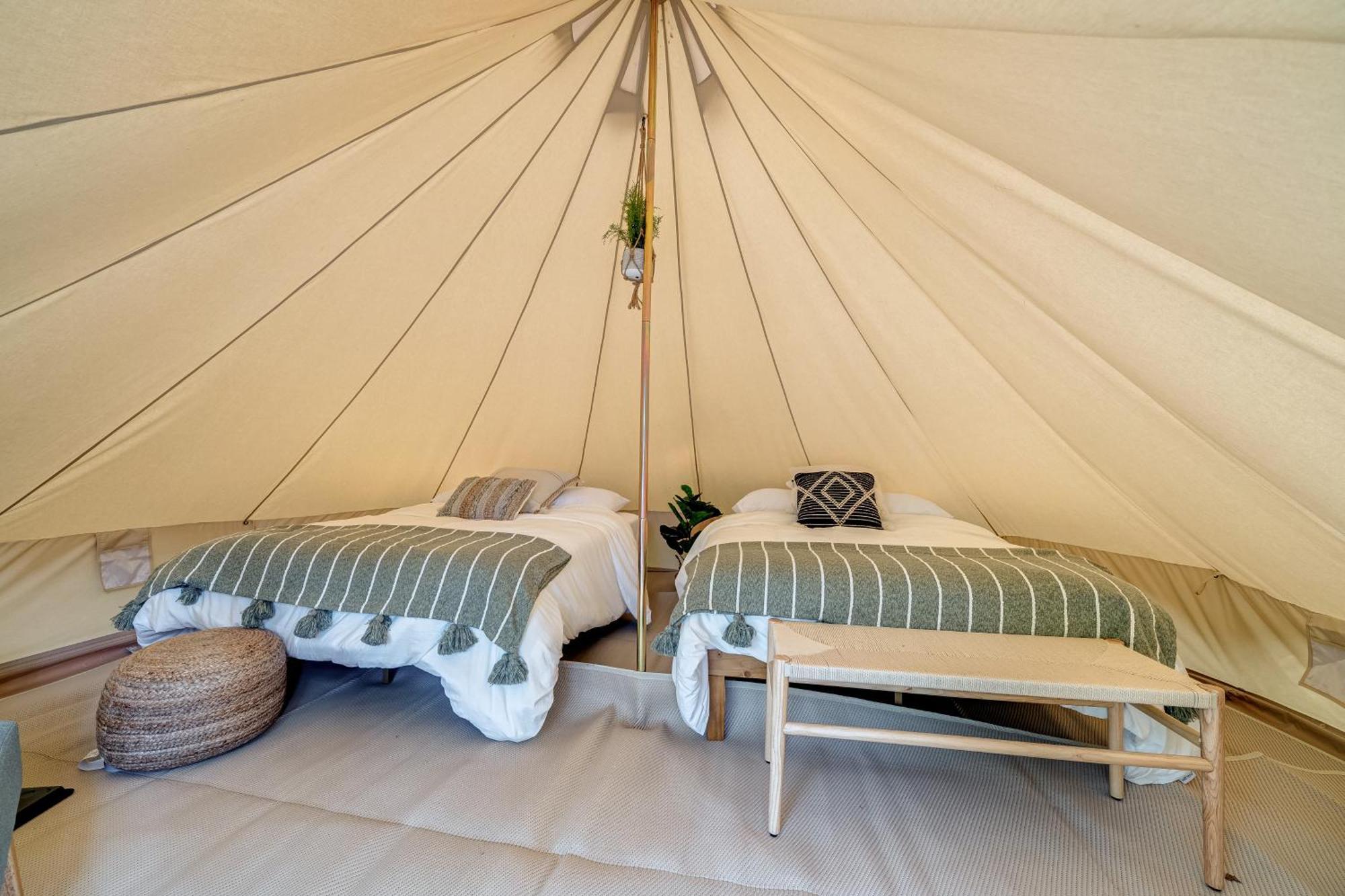 Отель Firefly Ridge Luxury Retreat Great Cacapon Экстерьер фото